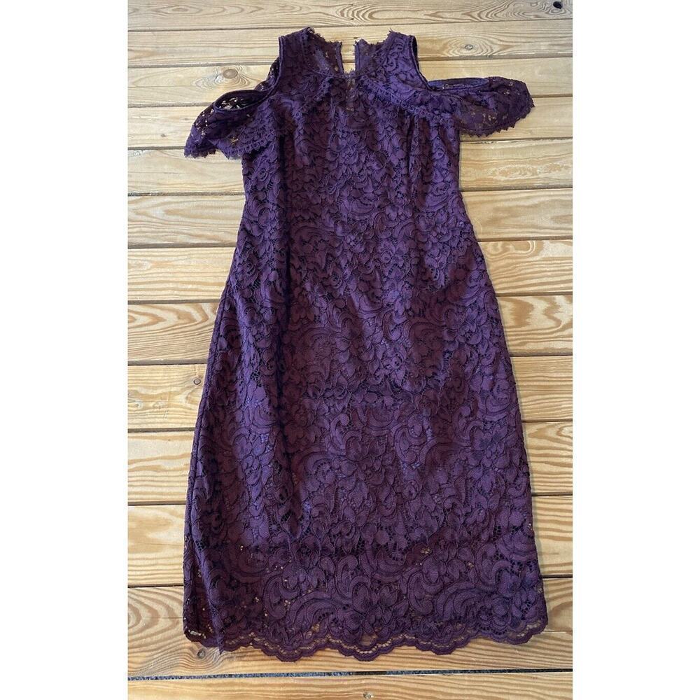 White House Black Market Lace Open Shoulder Dress Size 2 Women’s Plum